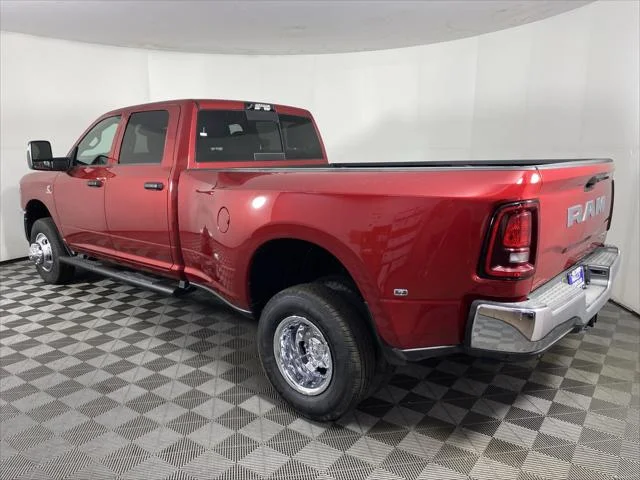 New 2026 Molten Red Pearl-Coat Exterior Paint RAM TRADESMAN image 6
