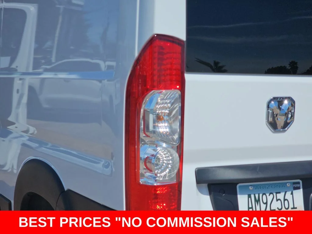 Used 2025 White Ram Base image 40