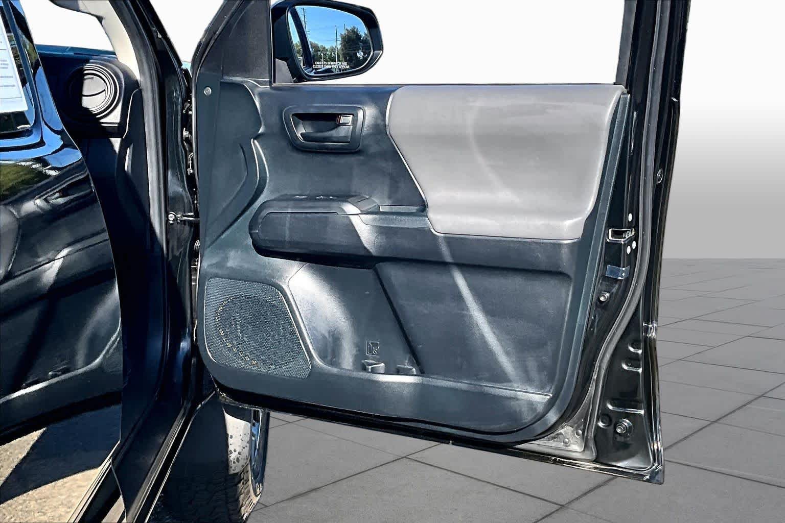 Used 2018 Midnight Black Metallic Toyota SR image 22