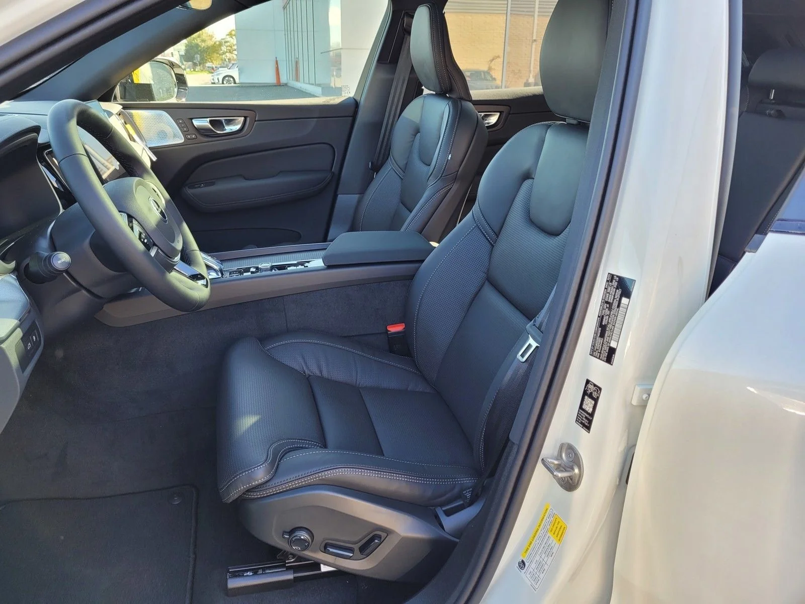 New 2026 White Volvo T8 Ultra Black Edition image 14