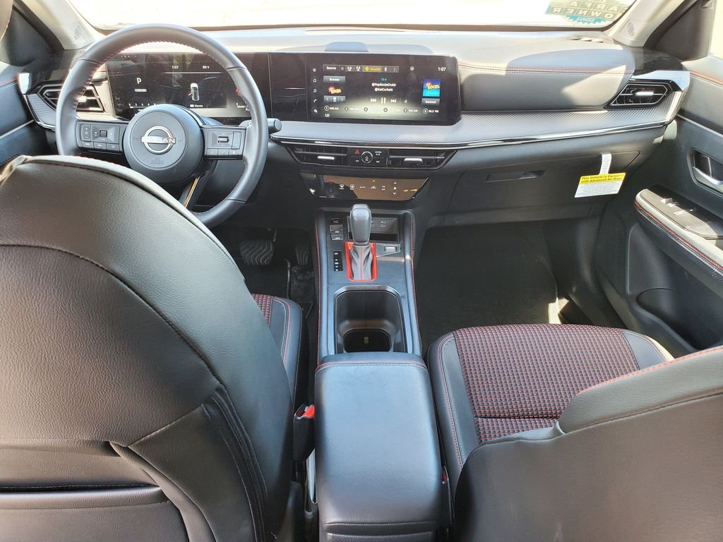 Used 2025 Aspen White Tricoat Nissan SR image 14