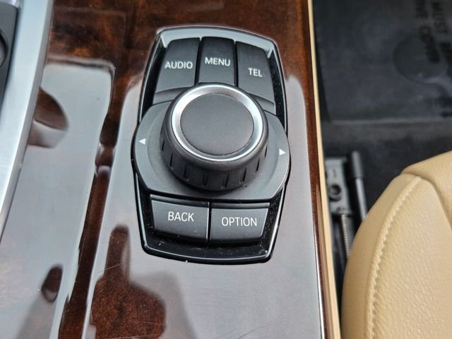 Used 2017 White BMW sDrive28i image 17