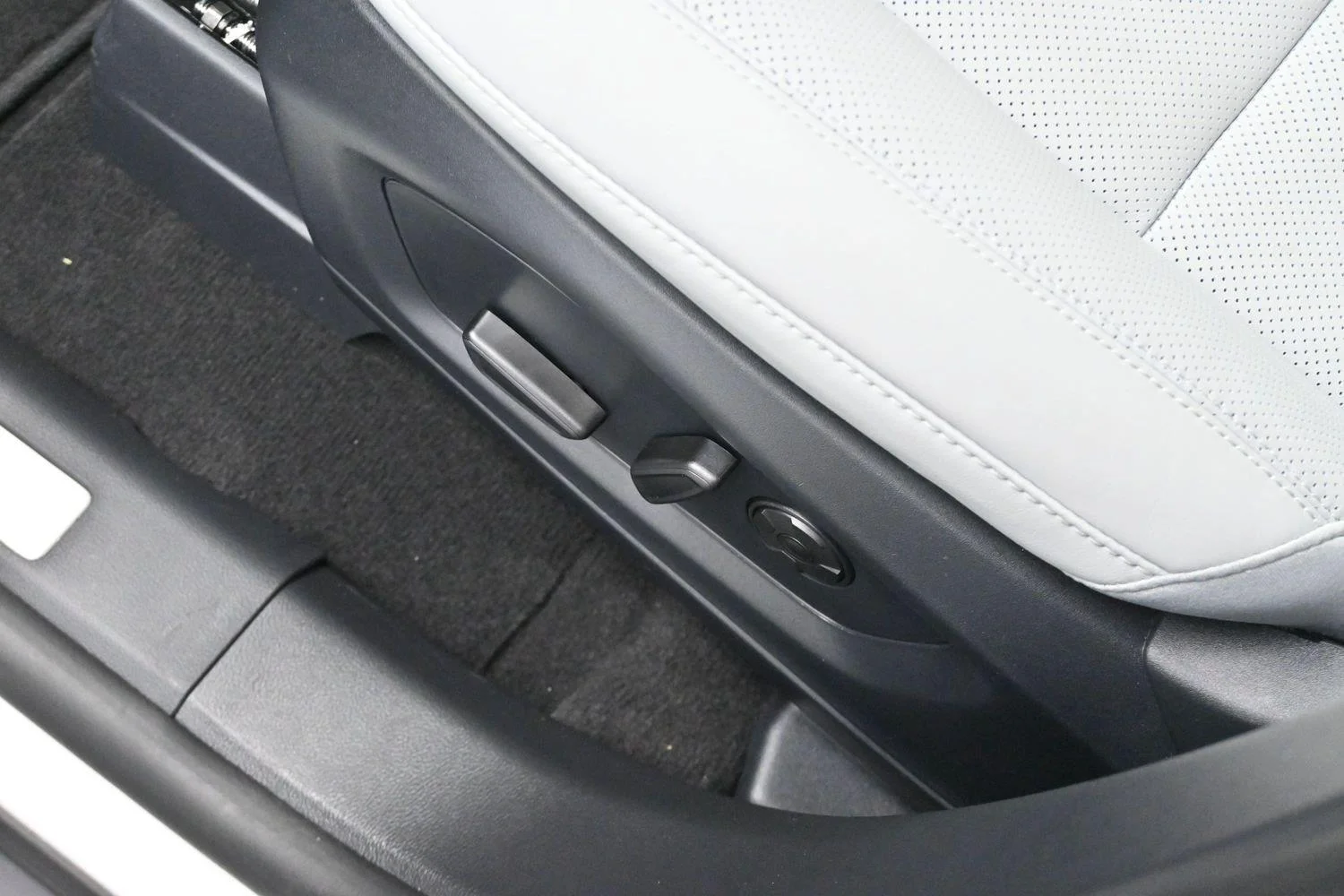 Used 2026 White Ford Platinum image 14
