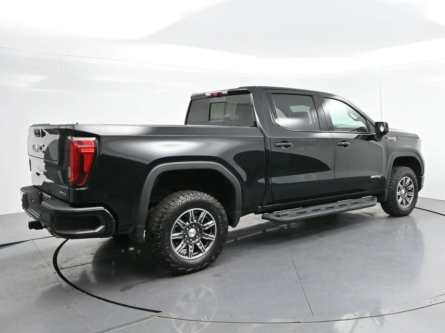 Used 2024 Onyx Black GMC AT4 image 7