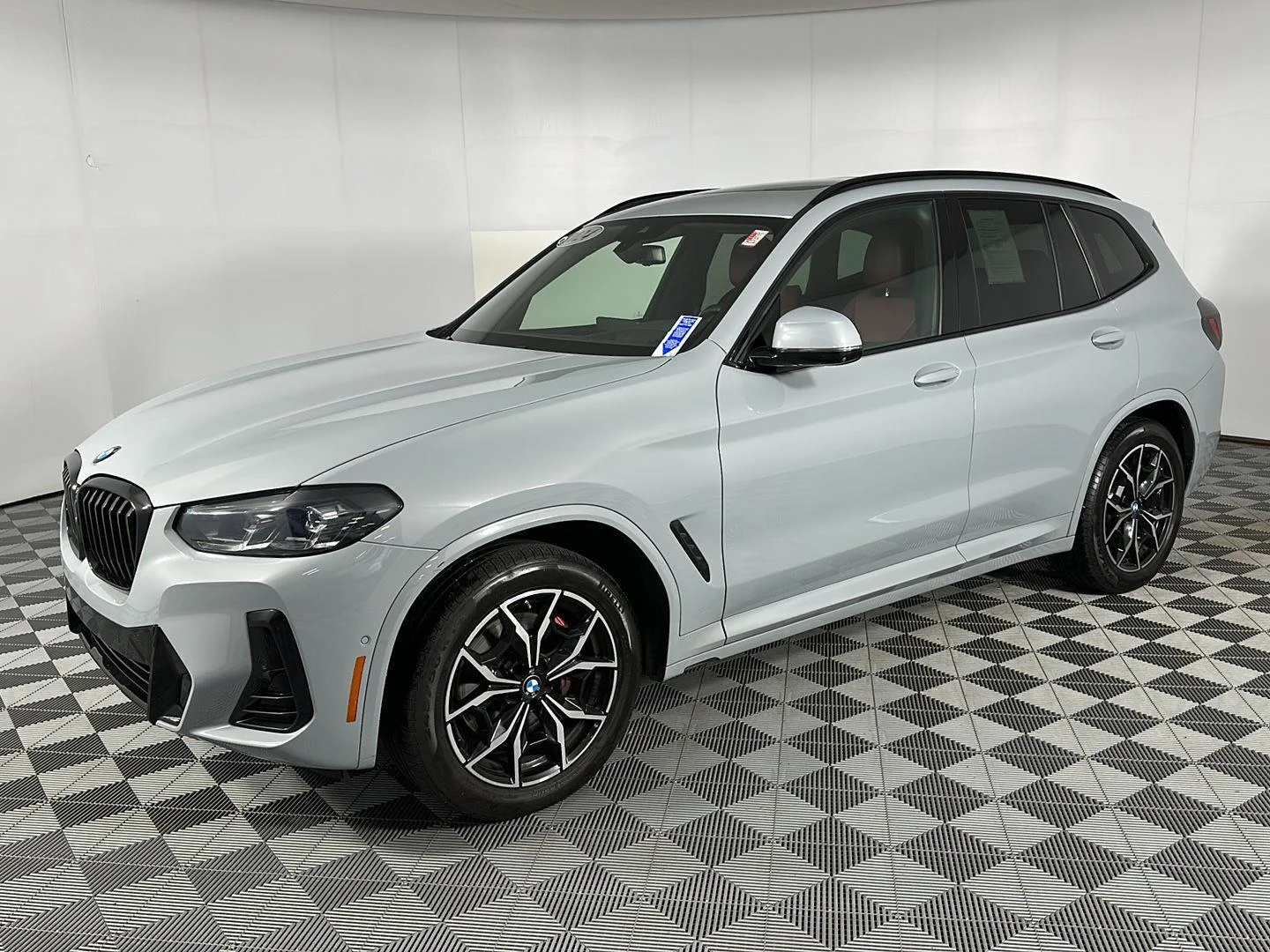 Used 2024 Brooklyn Grey Metallic BMW xDrive30i image 4