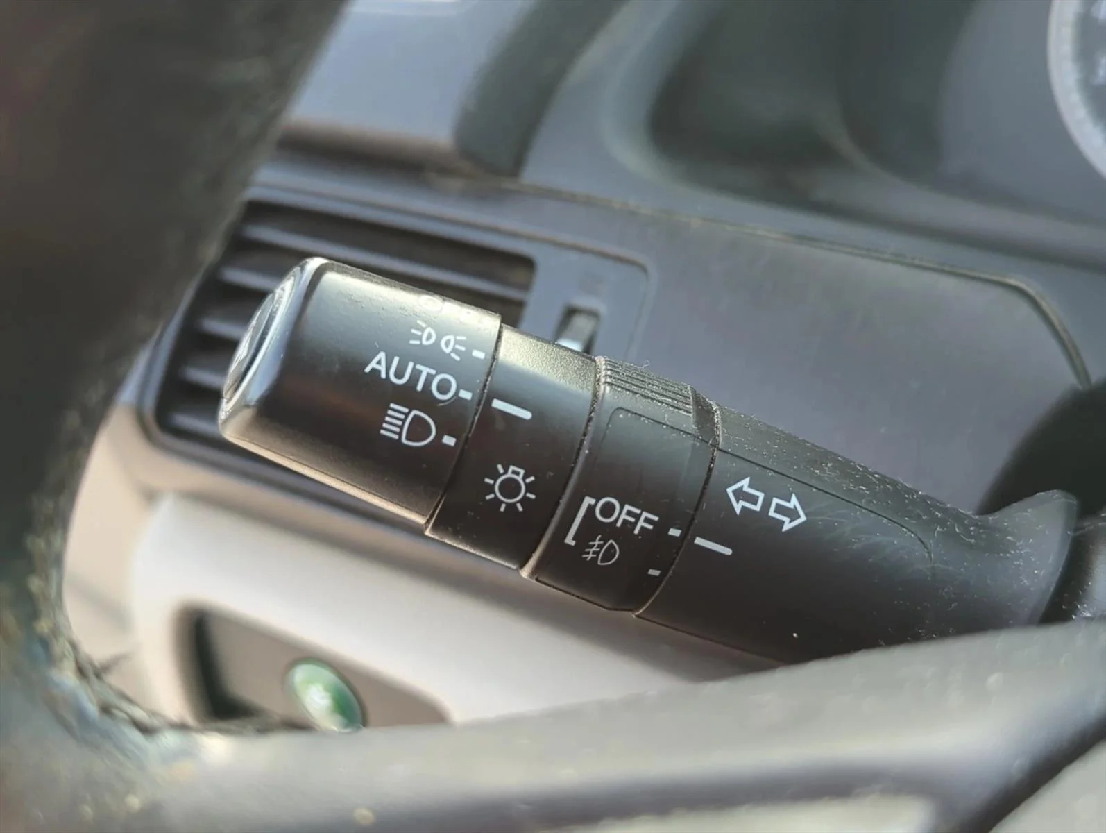 Used 2015 White Honda EX-L image 17