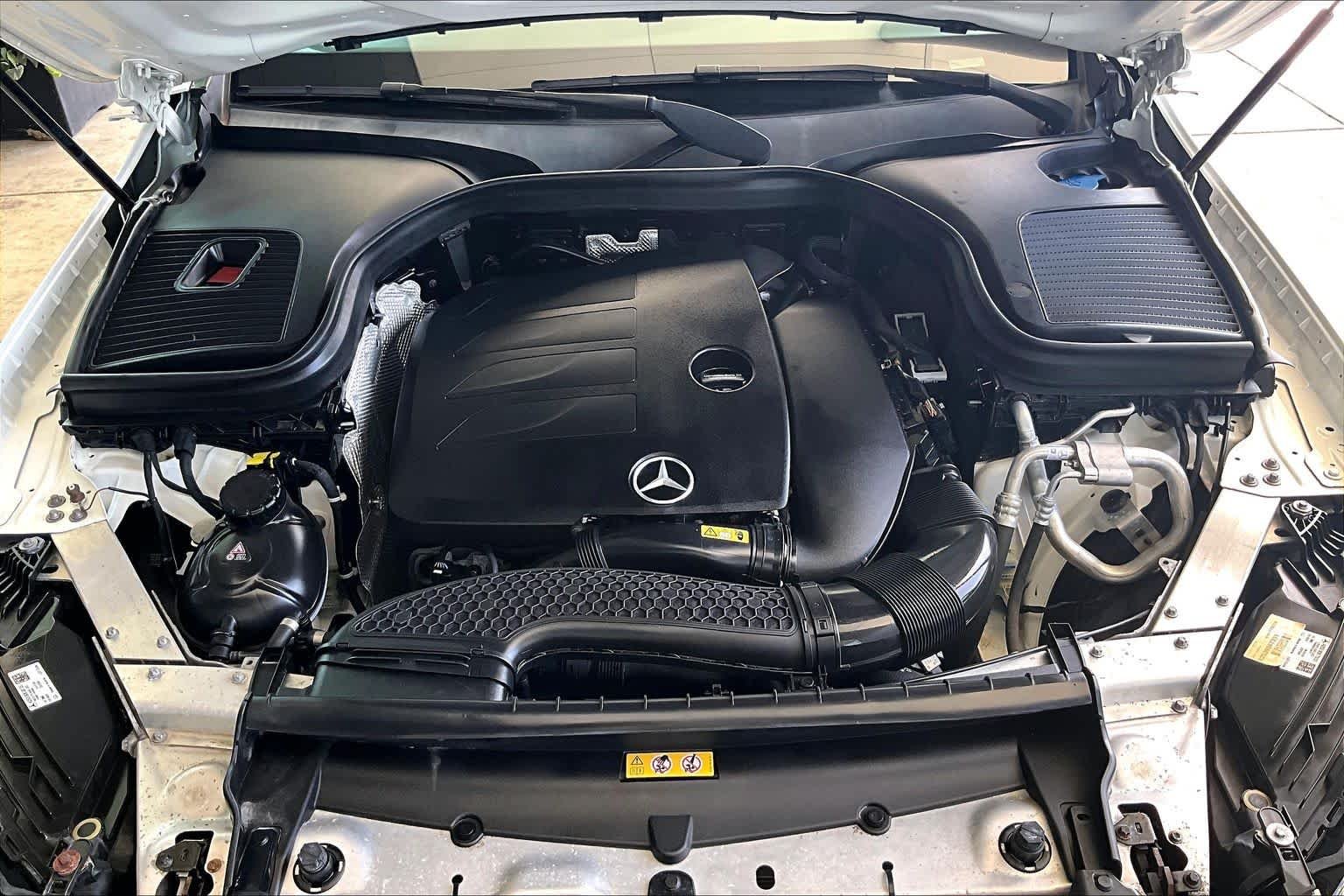 Used 2020 Polar White Mercedes-Benz GLC 300 image 27