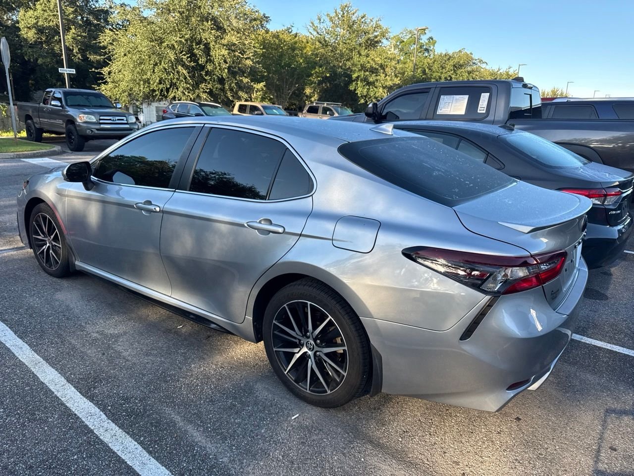 Used 2022 Silver Toyota SE image 5