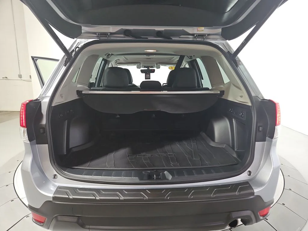 Used 2021 Silver Subaru Limited image 23