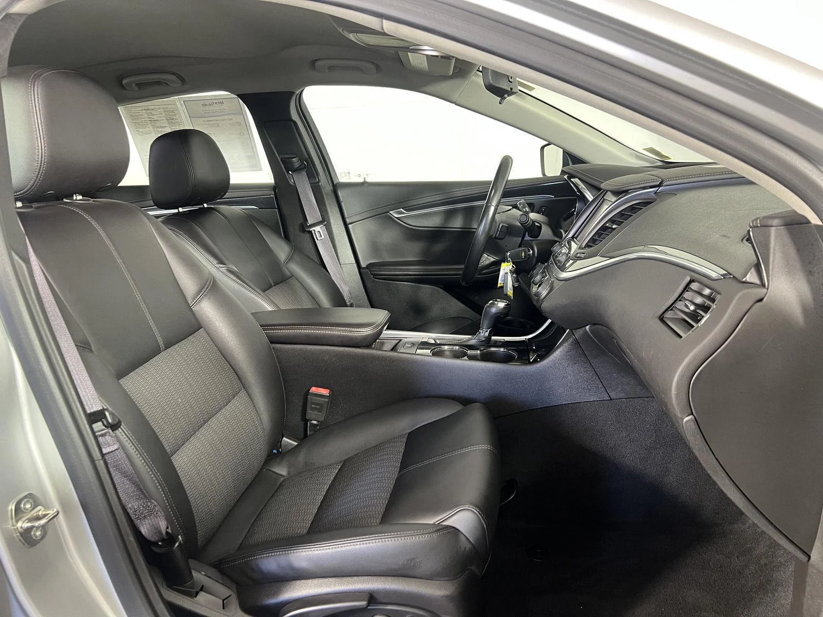 Used 2017 Silver Ice Metallic Chevrolet LT image 19