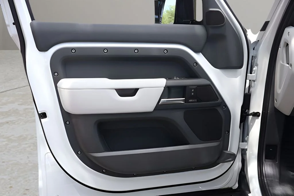 New 2026 Fuji White Land Rover X-Dynamic SE image 9