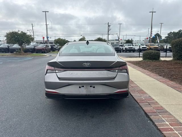 Used 2022  Hyundai Limited image 8