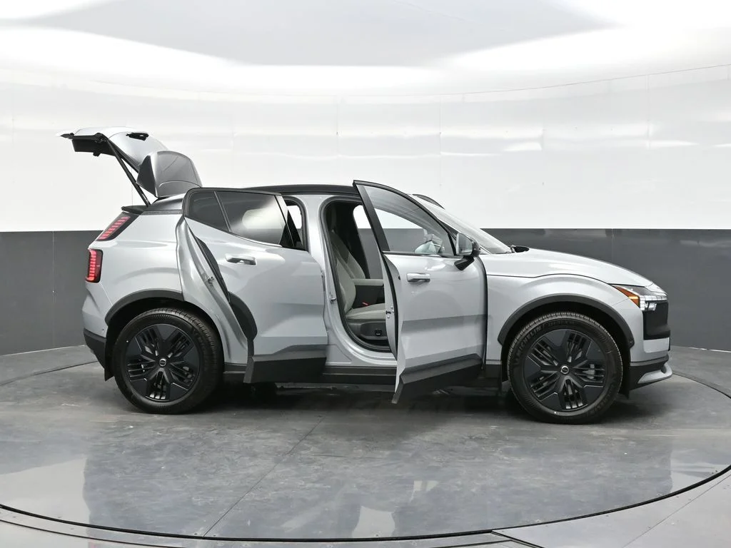 New 2026 Vapour Grey Volvo Twin Motor Cross Country Ultra image 47