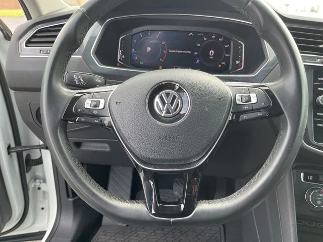 Used 2020 White Volkswagen 2.0T SEL image 39