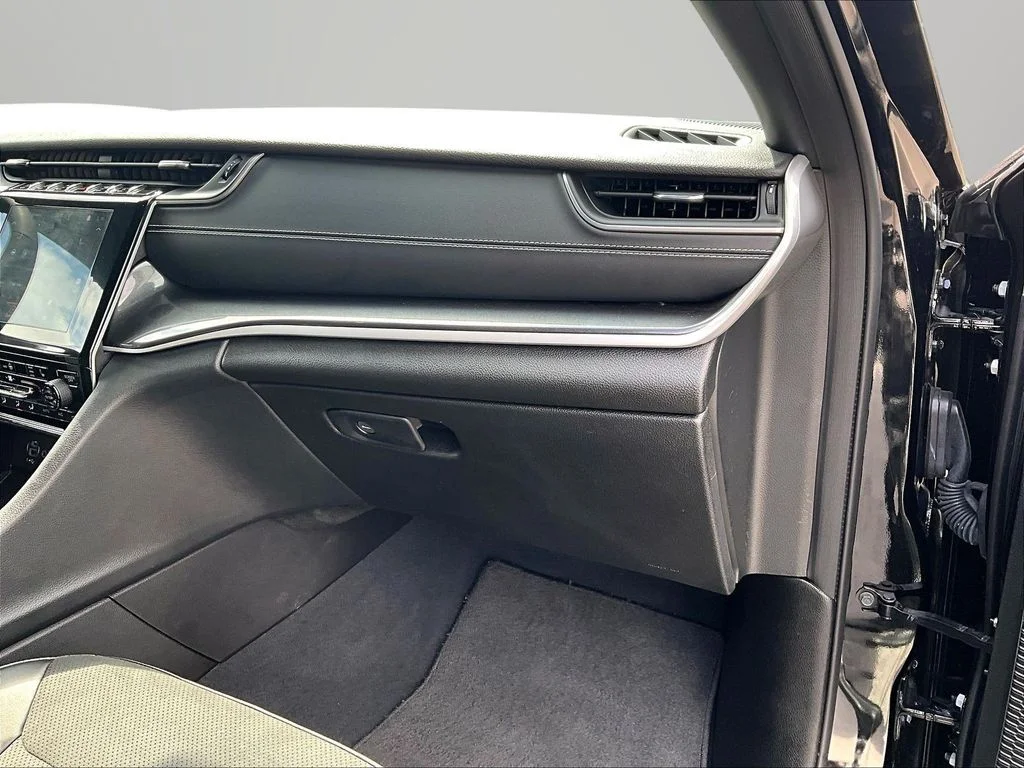 Used 2023 Black Jeep Altitude X image 18