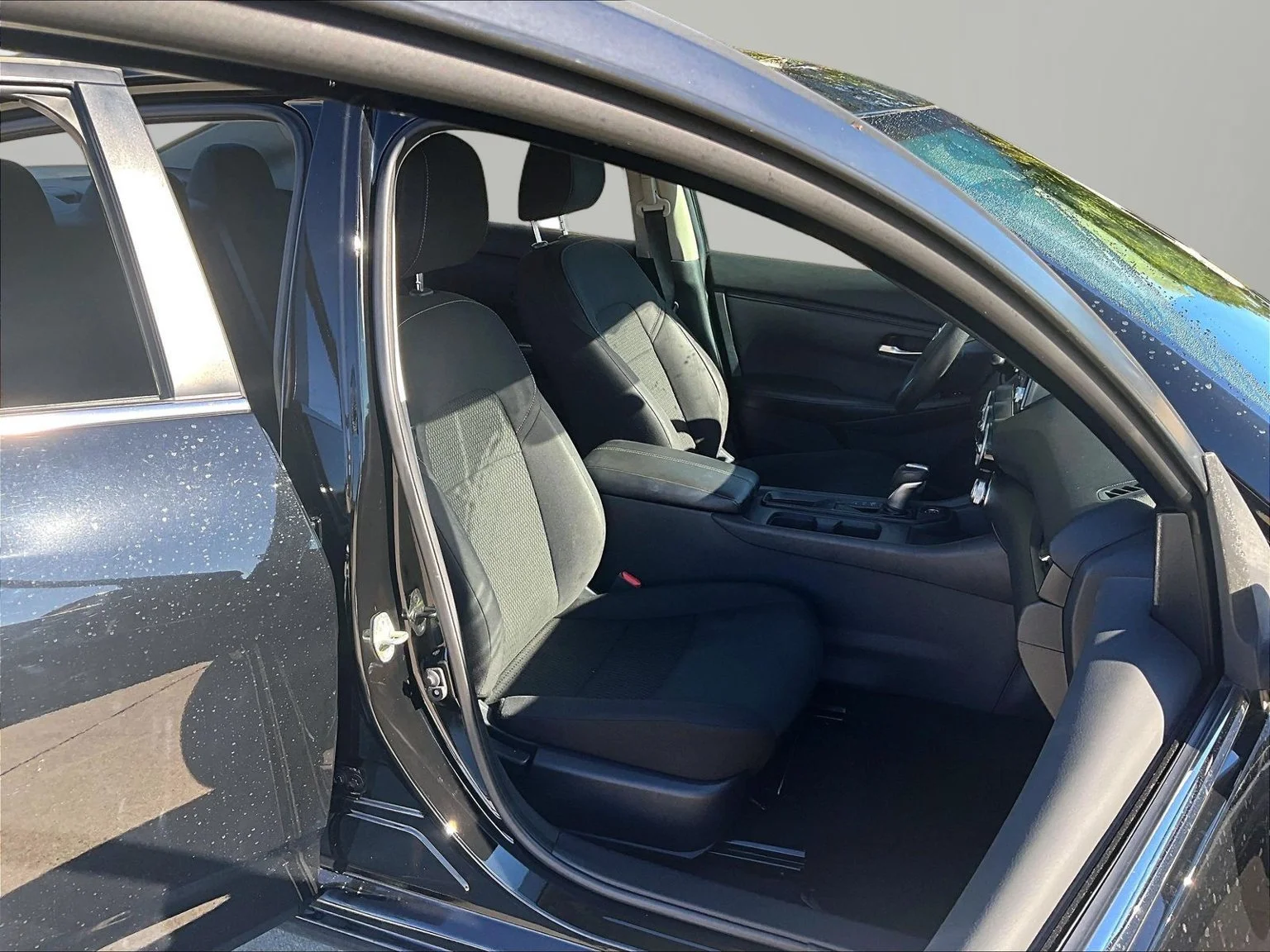 Used 2022 Black Nissan S image 8