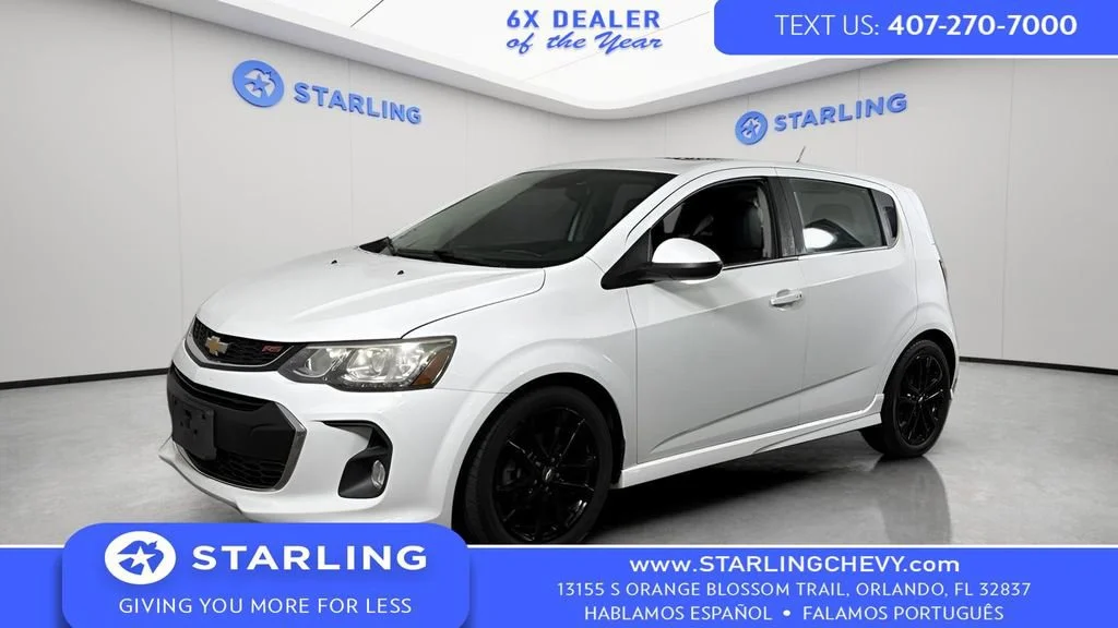 Used 2017 SUMMIT WHITE Chevrolet Premier image 1