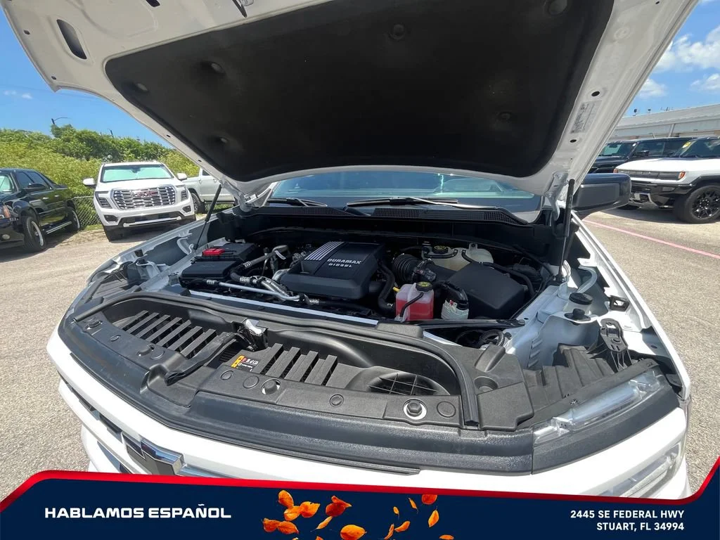 Used 2024 Summit White Chevrolet RST image 22