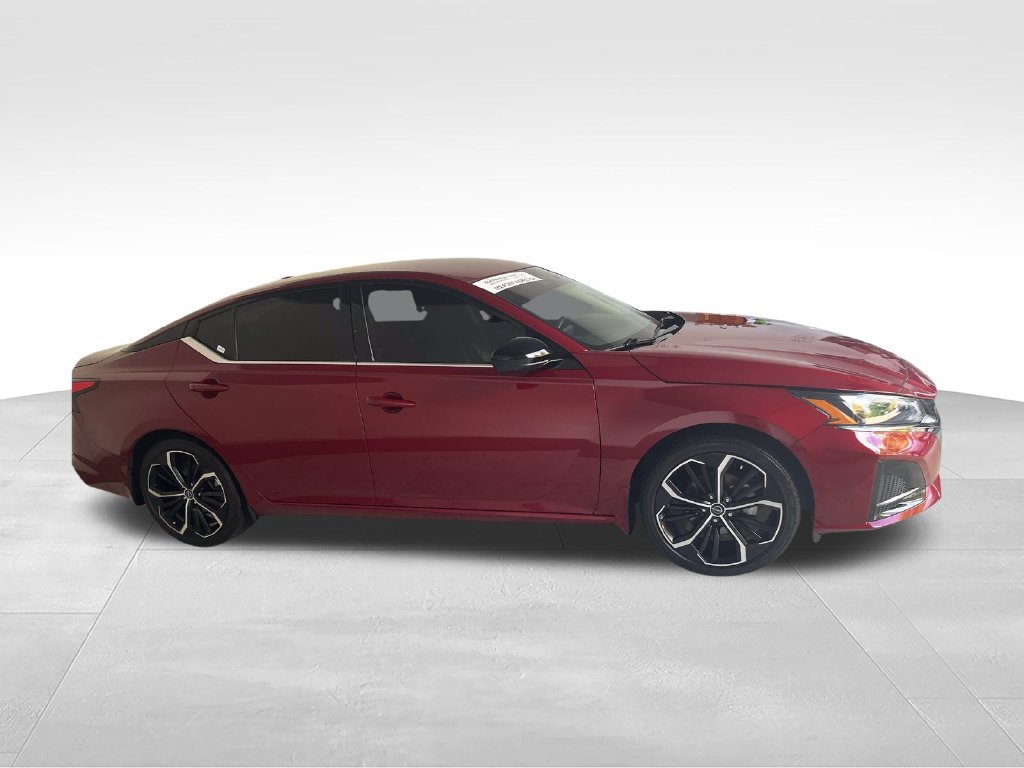 Used 2025 Red Nissan 2.5 SR image 6