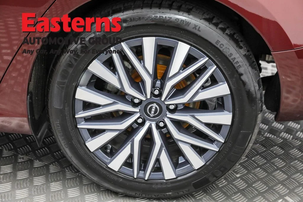 Used 2023 Red Nissan 2.5 SV image 31