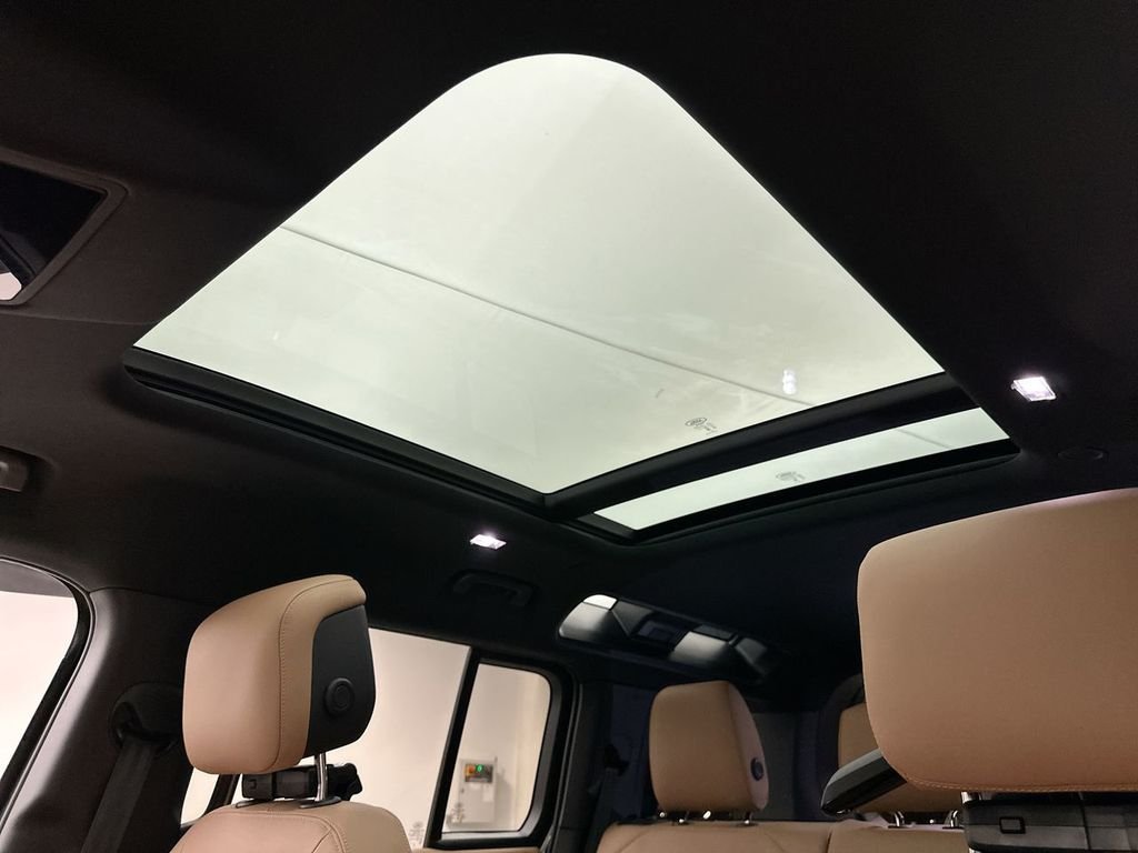New 2026 Woolstone Green Land Rover S image 11