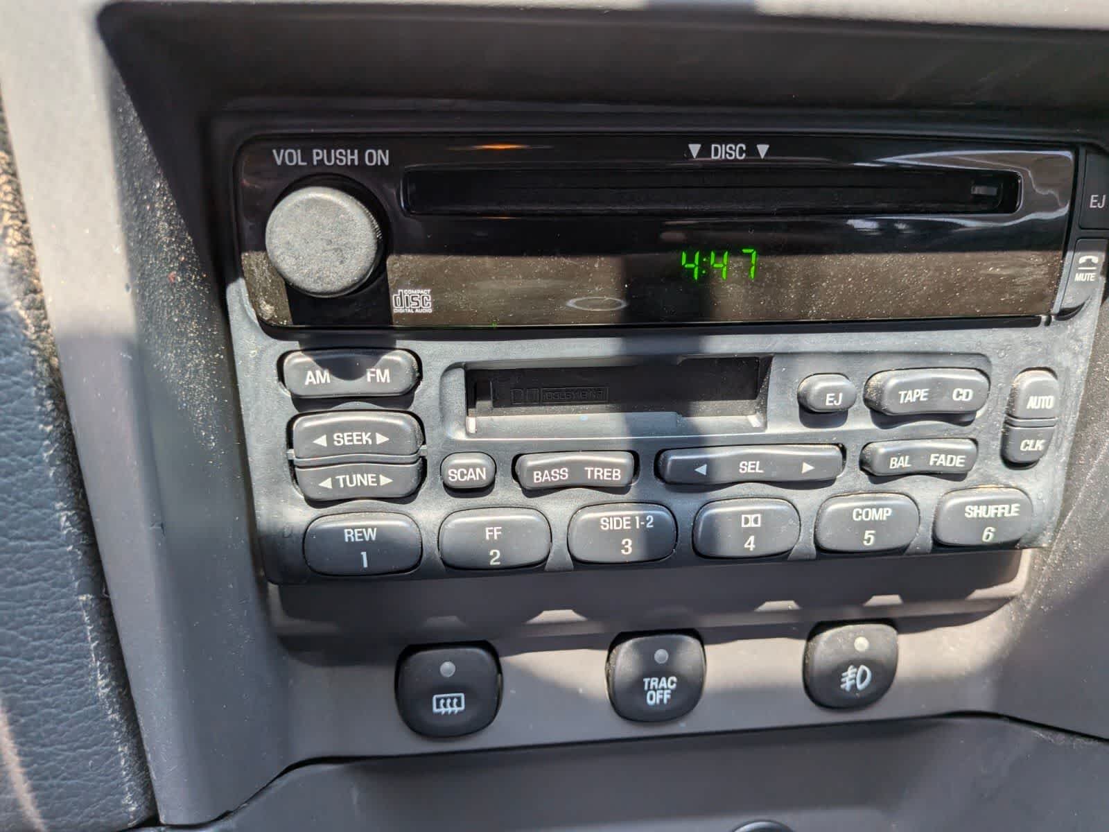 Used 2001 Gray Ford  image 19