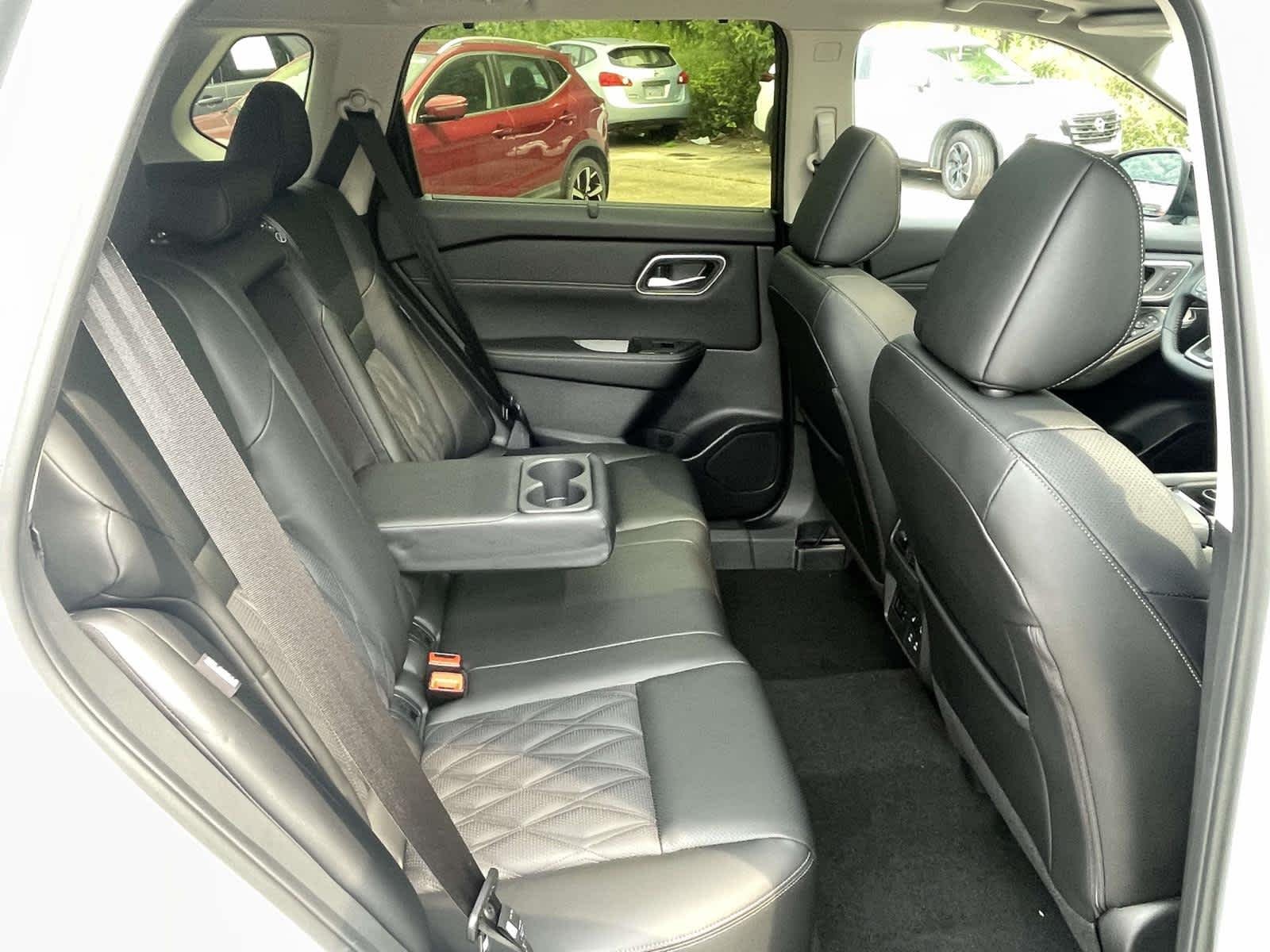 New 2026 Everest White Pearl/Super Black Nissan Platinum image 21
