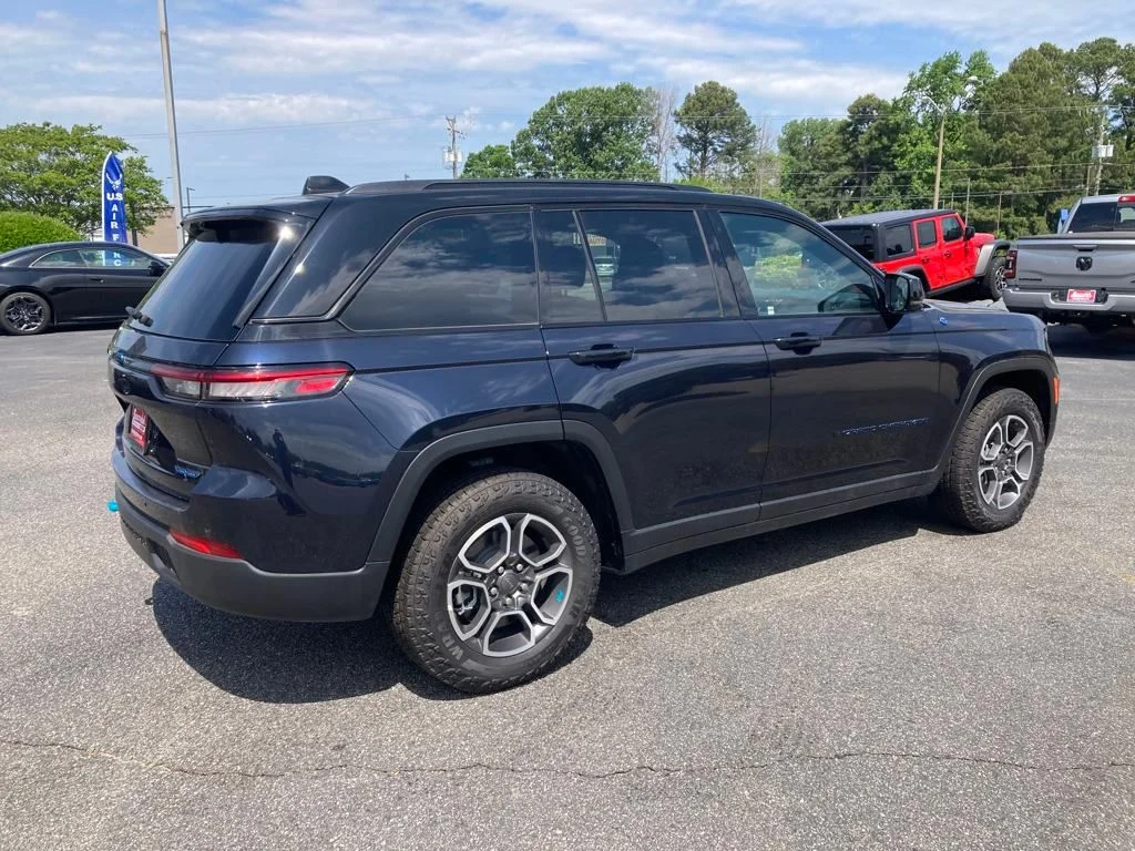 New 2024 Midnight Sky Exterior Paint Jeep Trailhawk 4xe image 5