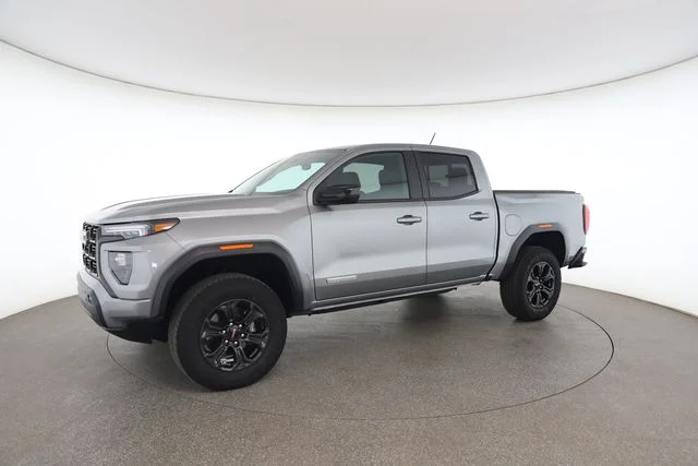 Used 2025 Silver GMC Elevation image 4