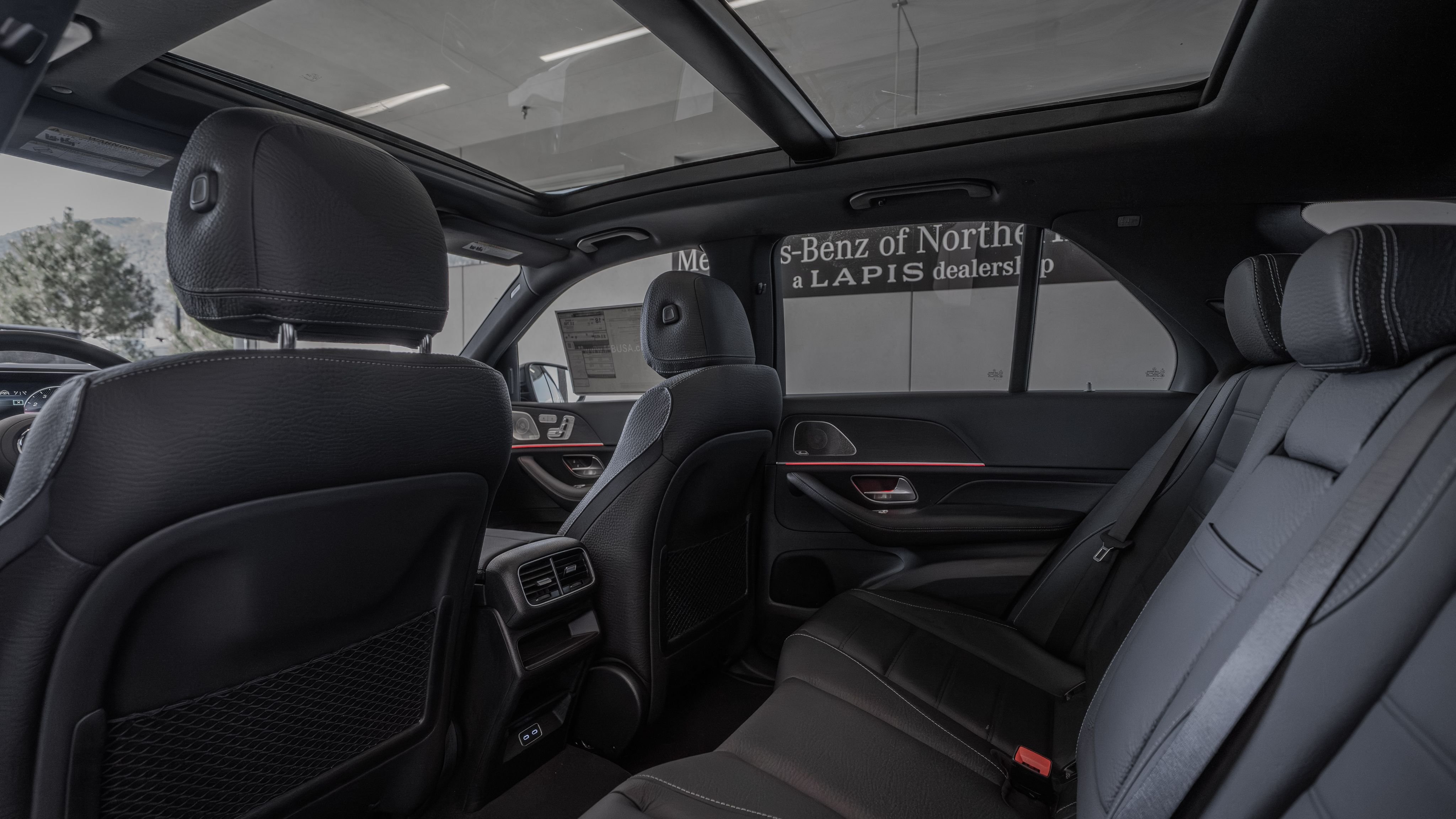New 2026 Obsidian Black Metallic Mercedes-Benz GLE 580 image 25