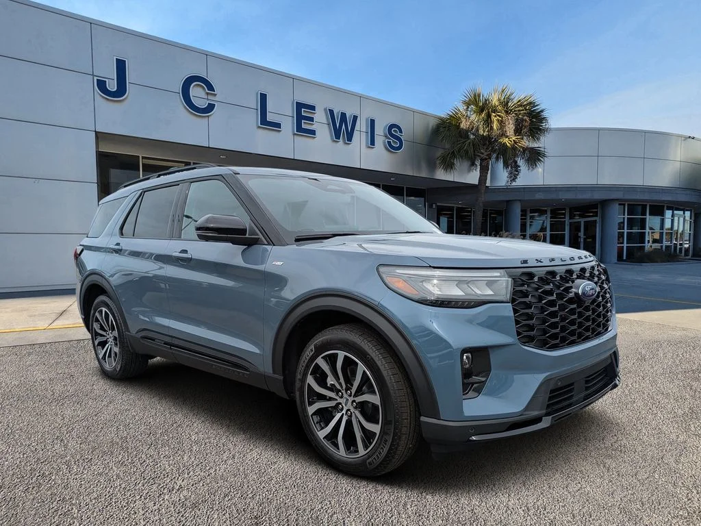 2026 Ford Explorer ST-LINE RWD's photo