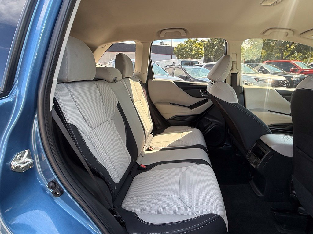 Used 2019 Horizon Blue Pearl Subaru Base image 24