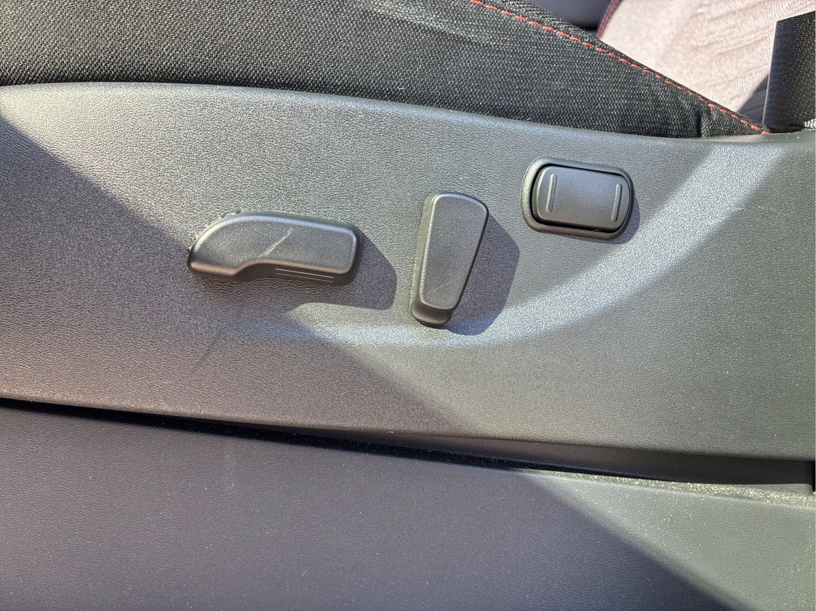 Used 2025 White Nissan PRO-4X image 26