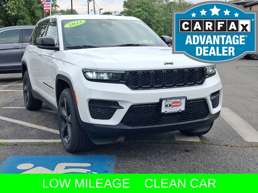 Used 2023 White Jeep Altitude X image 3