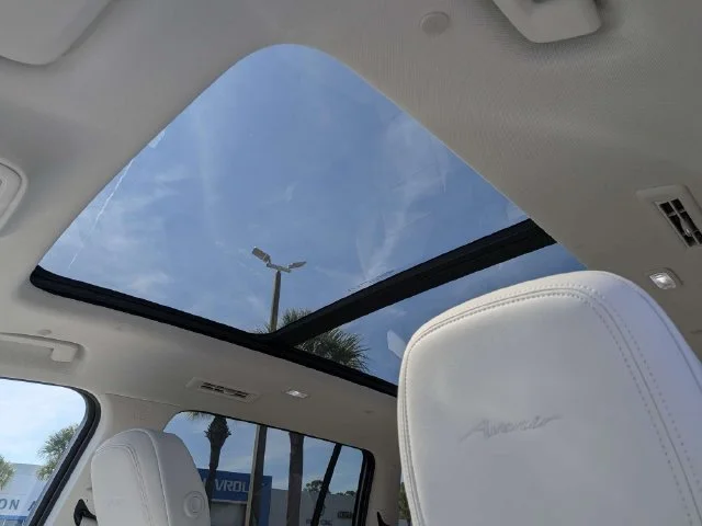 New 2027 Iridescent White Tricoat Buick Avenir image 23