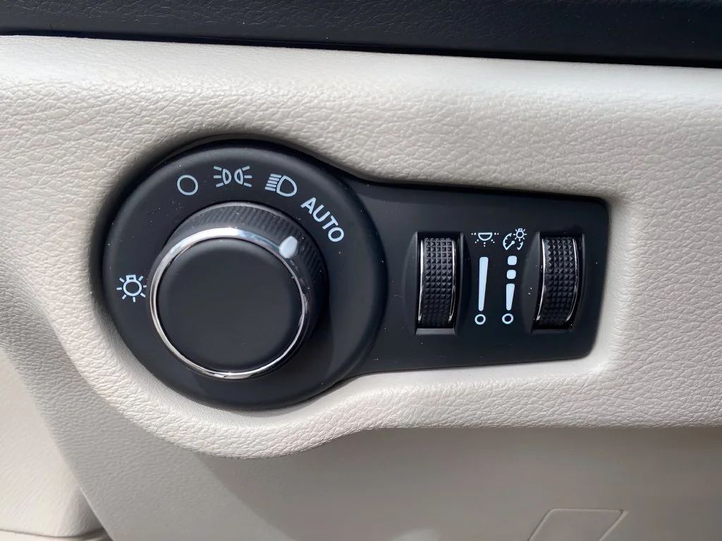 Used 2023 White Chrysler LX image 20
