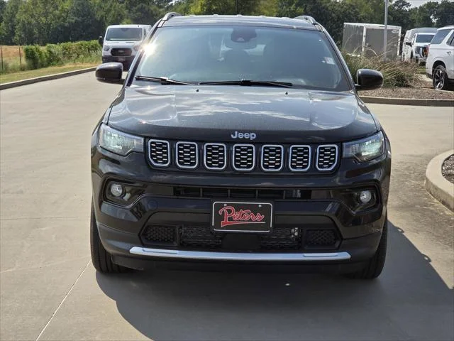 New 2026 Diamond Black Crystal Pearl-Coat Exterior Paint Jeep Limited image 2