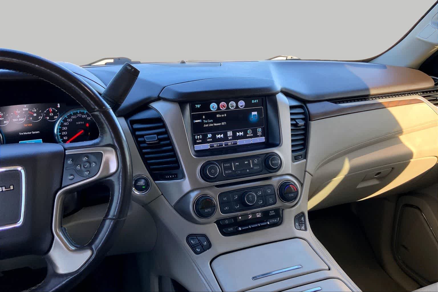 Used 2019 White Frost Tricoat GMC Denali image 7