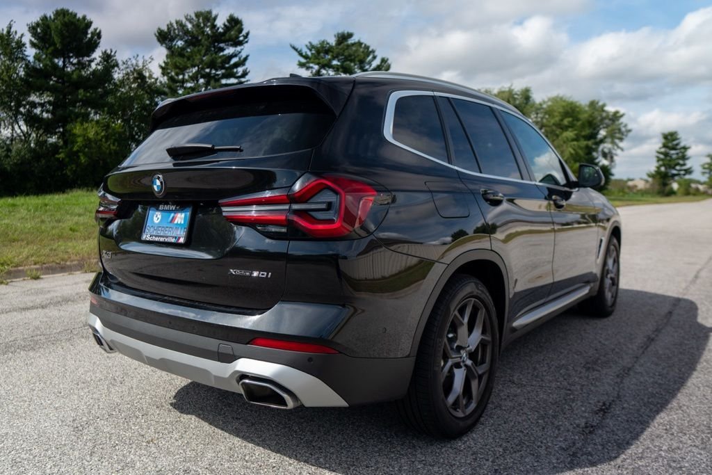 Used 2024 Black Sapphire Metallic BMW xDrive30i image 12