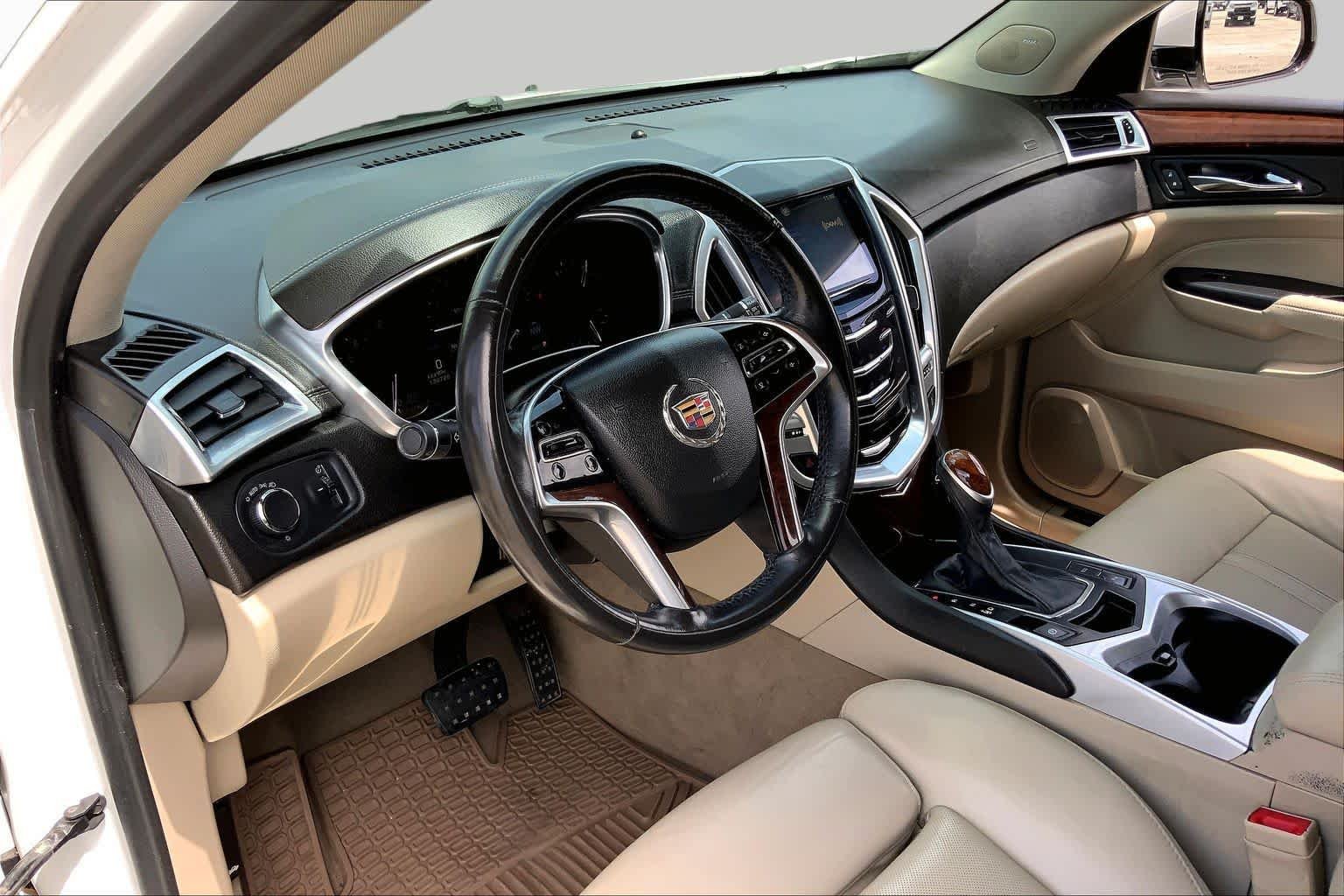 Used 2013 Platinum Ice Tricoat Cadillac Luxury Collection image 17
