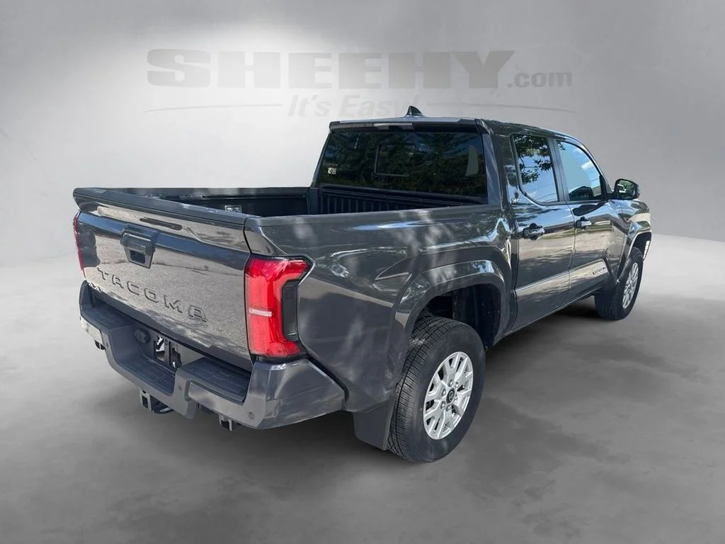 Used 2024  Toyota SR5 image 12
