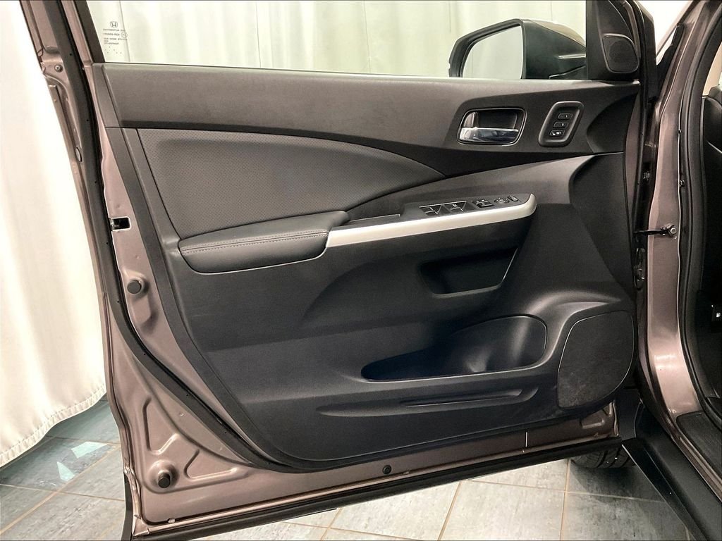 Used 2015 Urban Titanium Metallic Honda Touring image 9