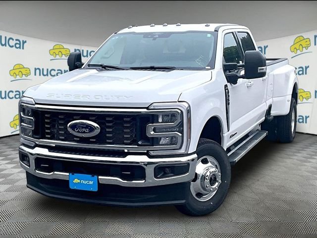 New 2026 White Ford XLT image 2