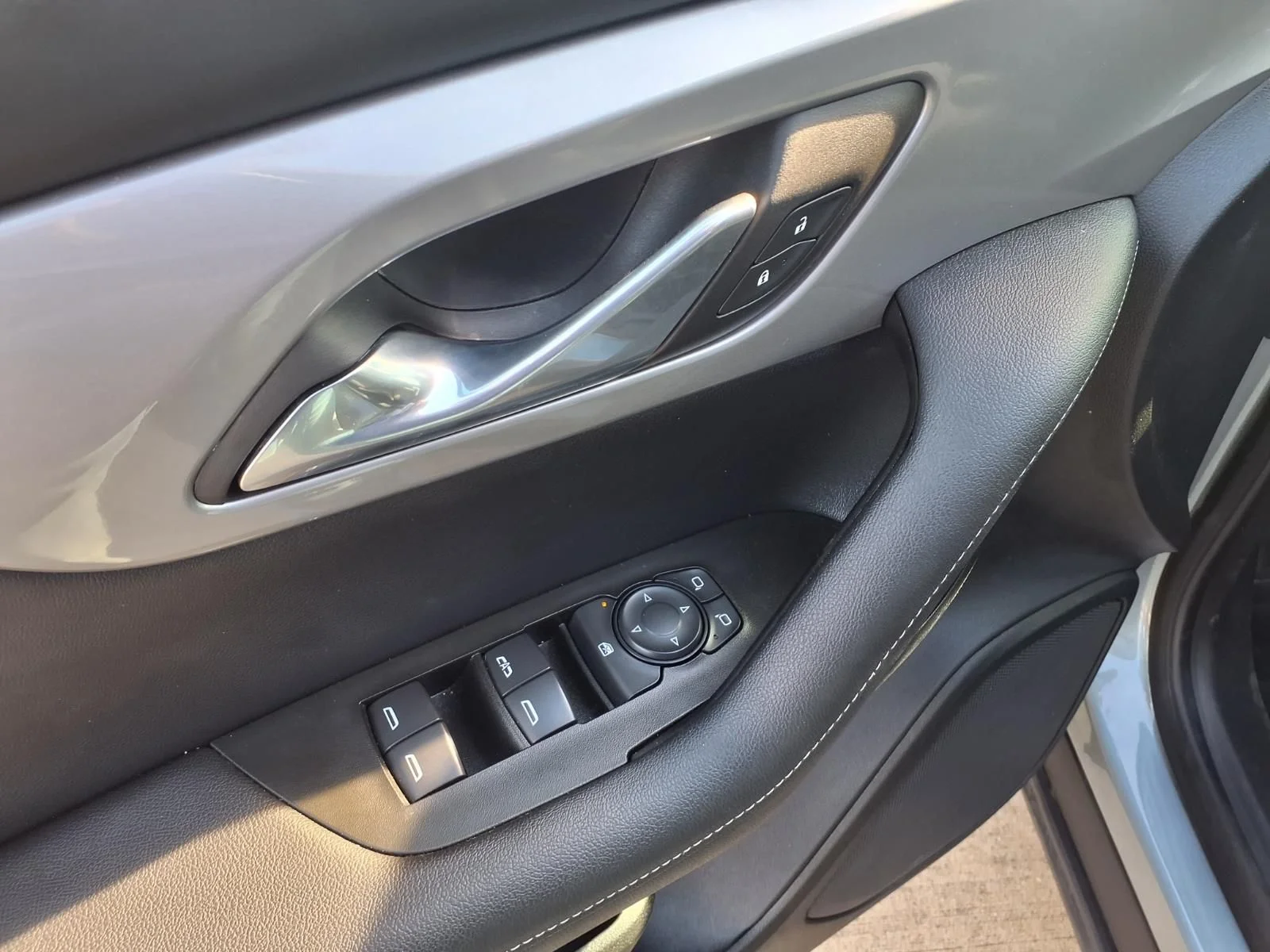 Used 2025 Gray Chevrolet LT image 13