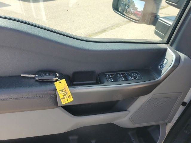 Used 2025 Oxford White Ford XLT image 16