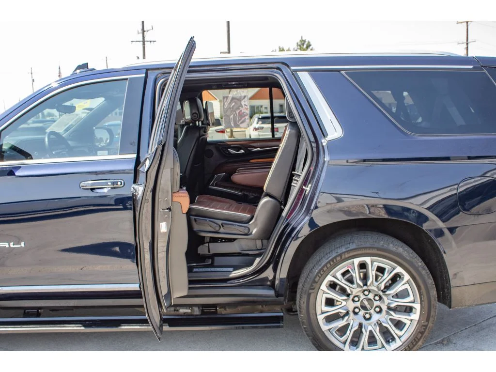Used 2023 Midnight Blue Metallic GMC Denali Ultimate image 16