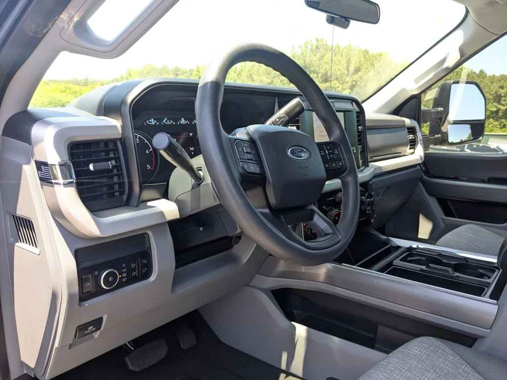 Used 2025  Ford XLT image 13