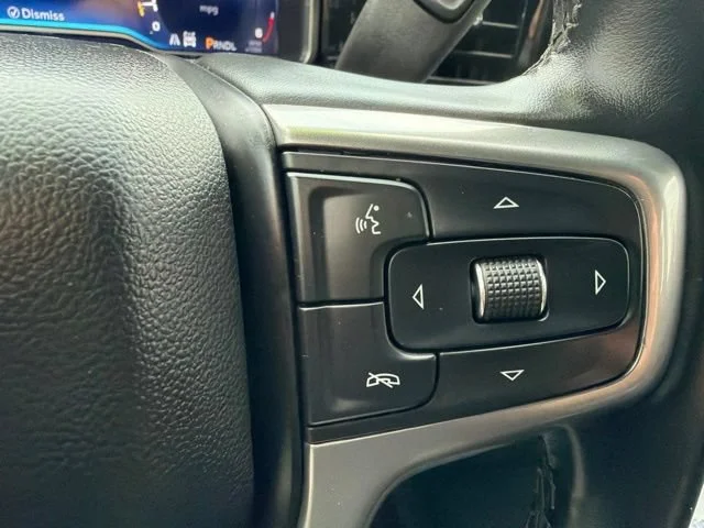Used 2025 Summit White Chevrolet LT image 34