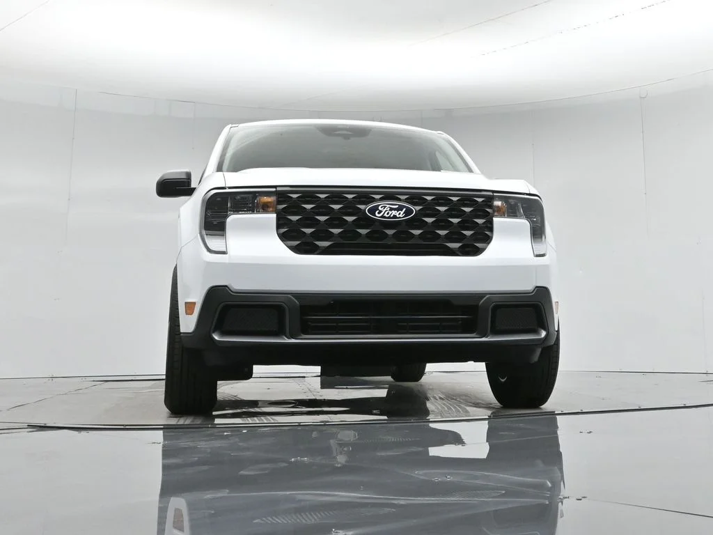 New 2026 Oxford White Ford XLT image 43