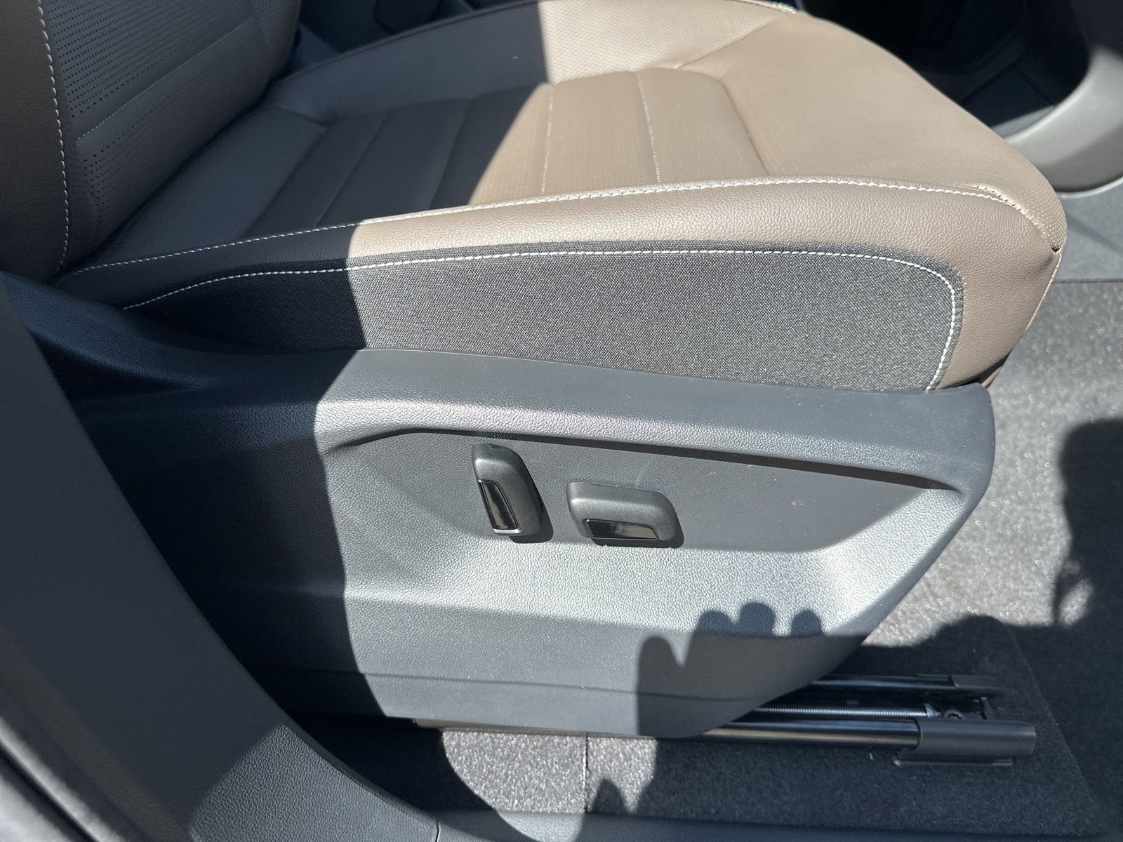 New 2026 Silver Volkswagen 2.0T SEL image 40